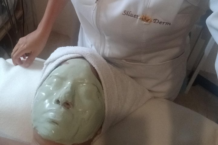 Facial Hydration - Photo 1 of 2